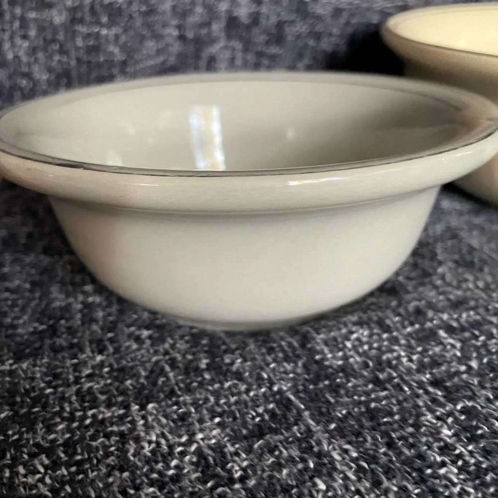 Vintage Hall ‘Haute Canine’ Dog Bowl in Cream 392 & Gray Bowl 395 w Gold Trim